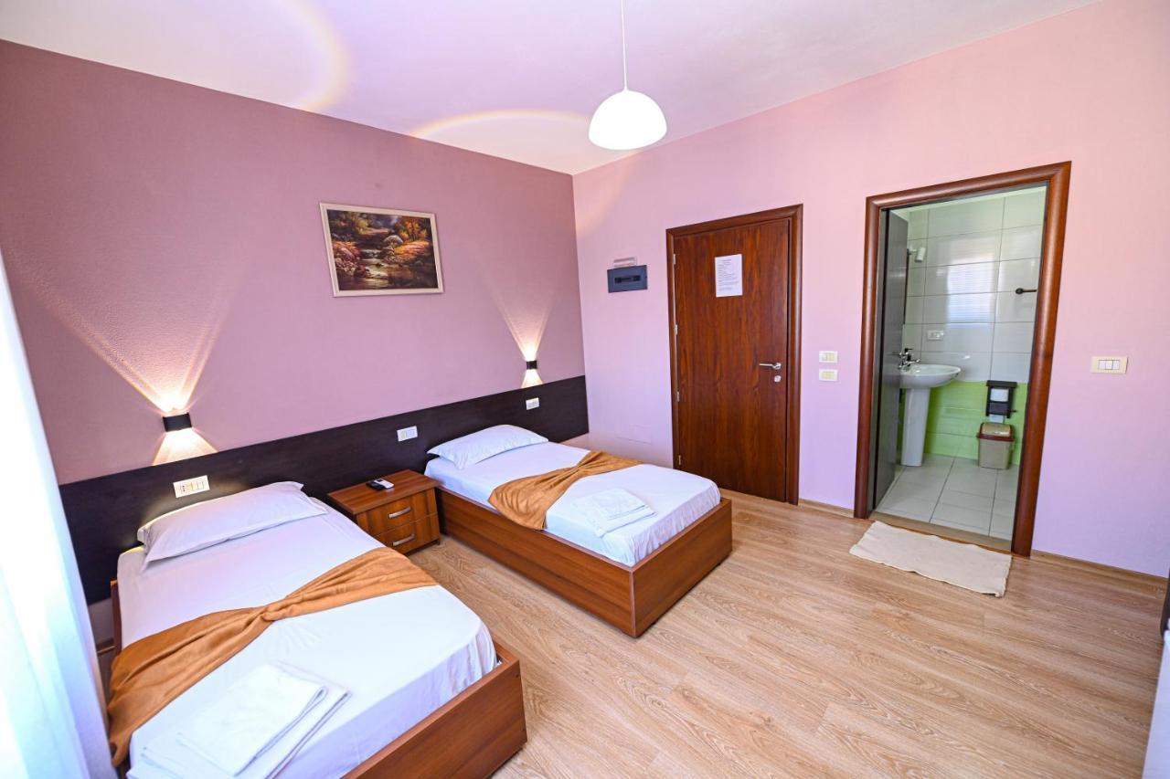 Hotel Epoka ชโคเดอร์ ภายนอก รูปภาพ