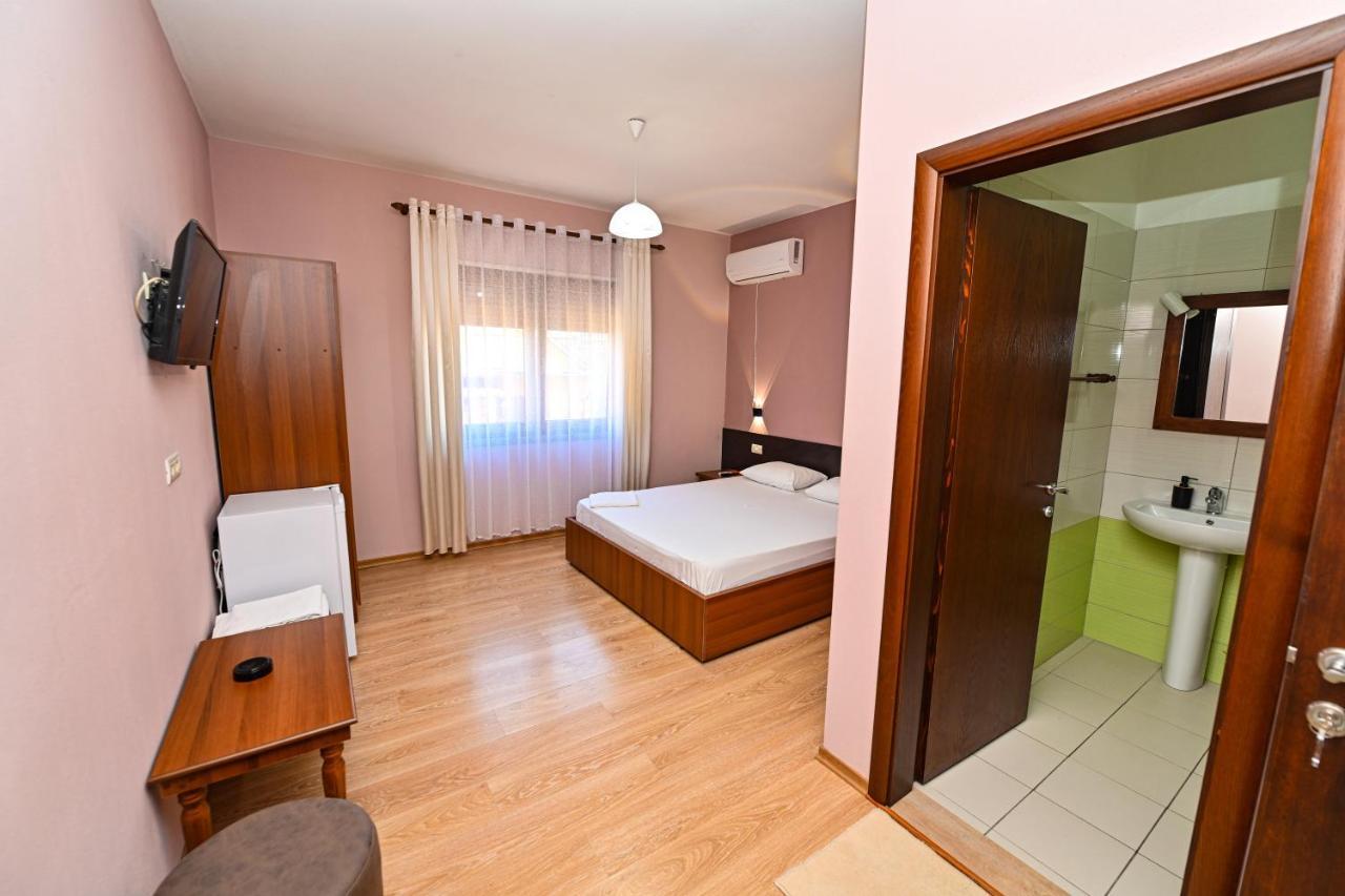 Hotel Epoka ชโคเดอร์ ภายนอก รูปภาพ